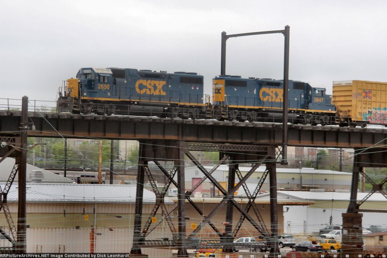 CSX 2650 and 2647